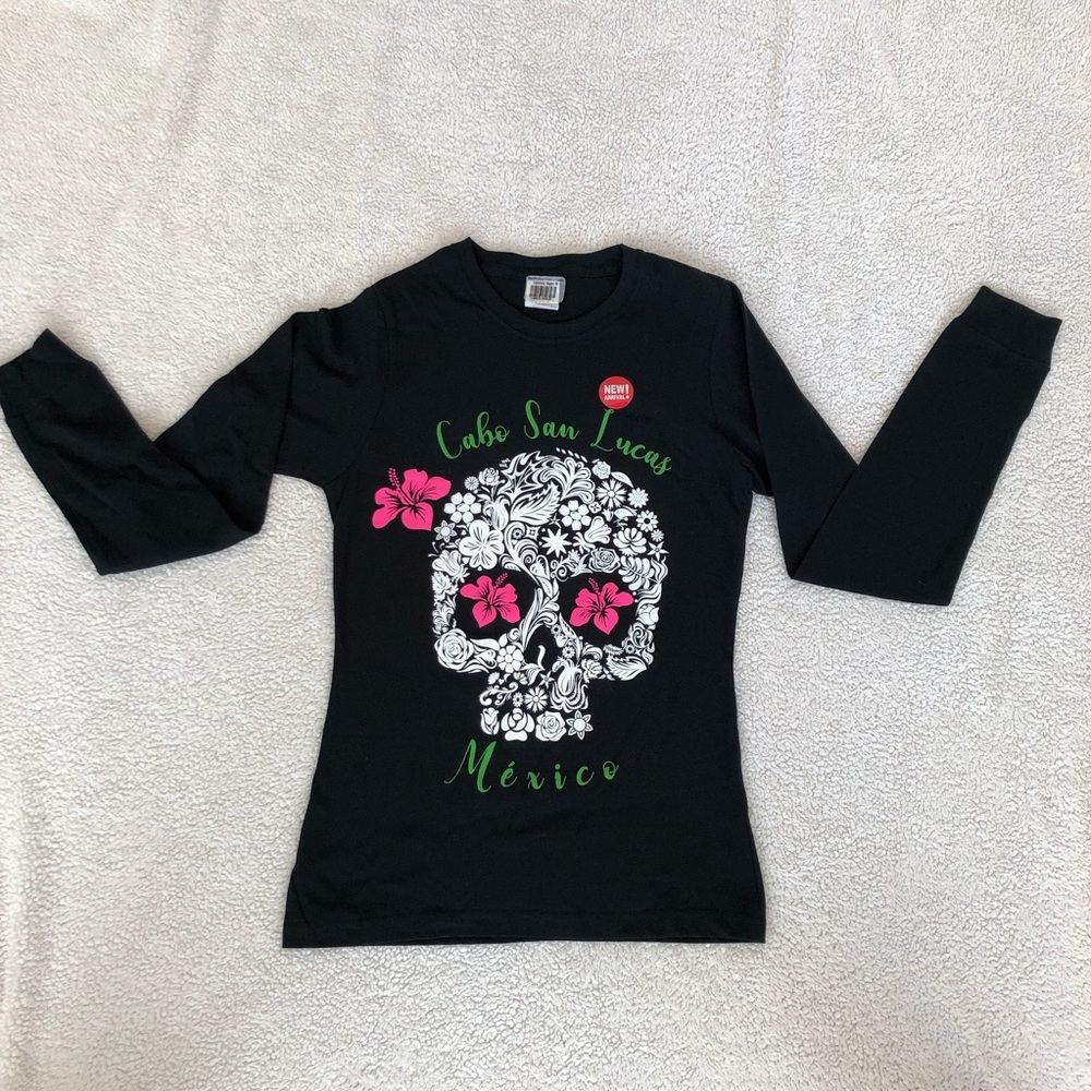 NWOT  Mexico Sugar Skull Art Long Sleeve T-shirt